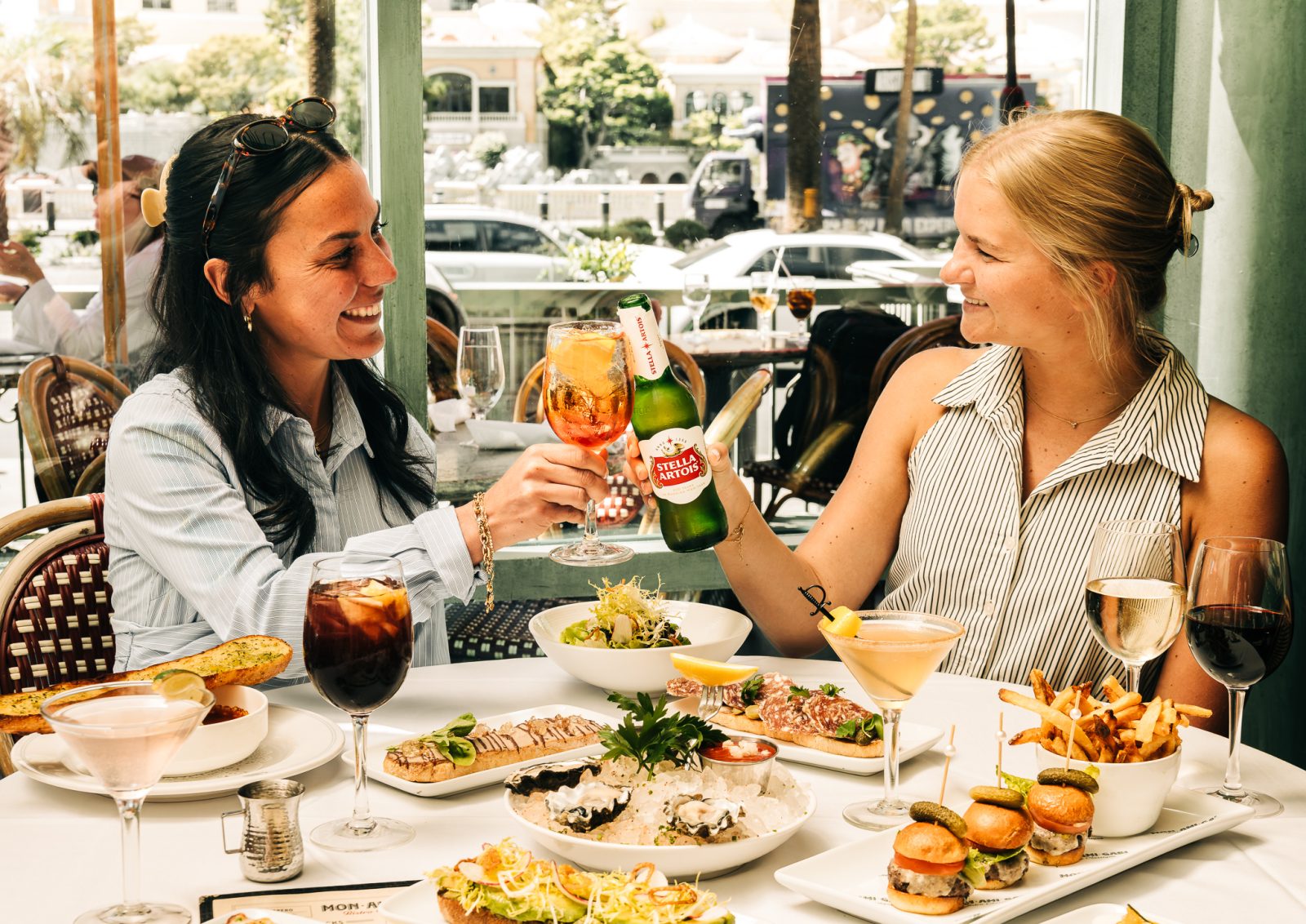 Happy hour snacks and drinks at Mon Ami Gabi Pavilion (official Mon Ami Gabi photo)